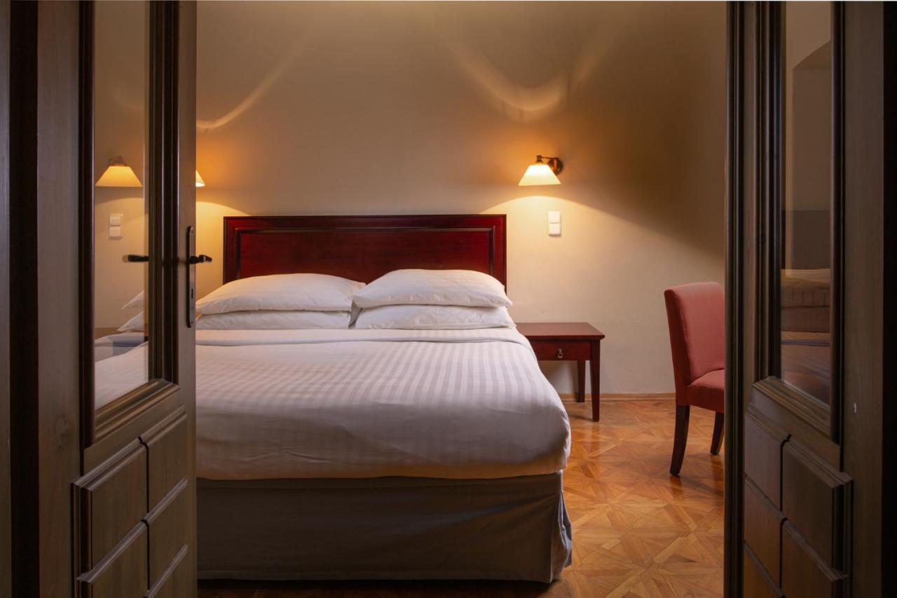 Hotel apartamentowy Charles Bridge & By Sivek