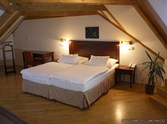 Charles Bridge & By Sivek Hotel apartamentowy 4*